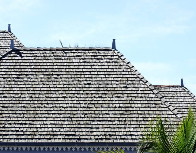 toitures en bardeaux, architecture de maison créole