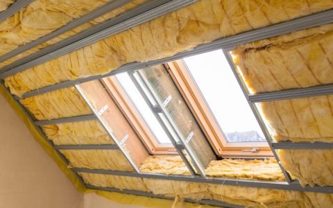 House thermal insulation with mineral wool